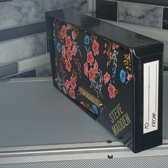 Steve Madden Women's Floral Canvas Tri-fold Design Wallet - NEW - Picture 4 of 16